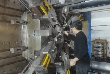 Centrifugal fans mold